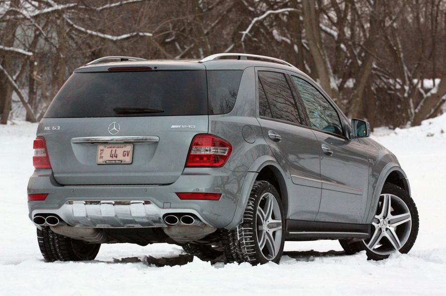  Mercedes-Benz ML63 AMG 2011 года  (фото 37 из 81)